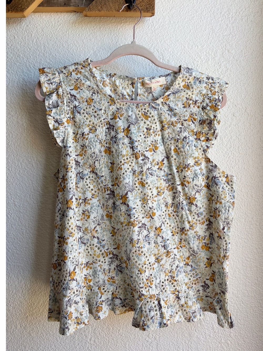 Solitaire Floral Cotton Eyelet Ruffle Sleeve Sleeveless Blouse Large